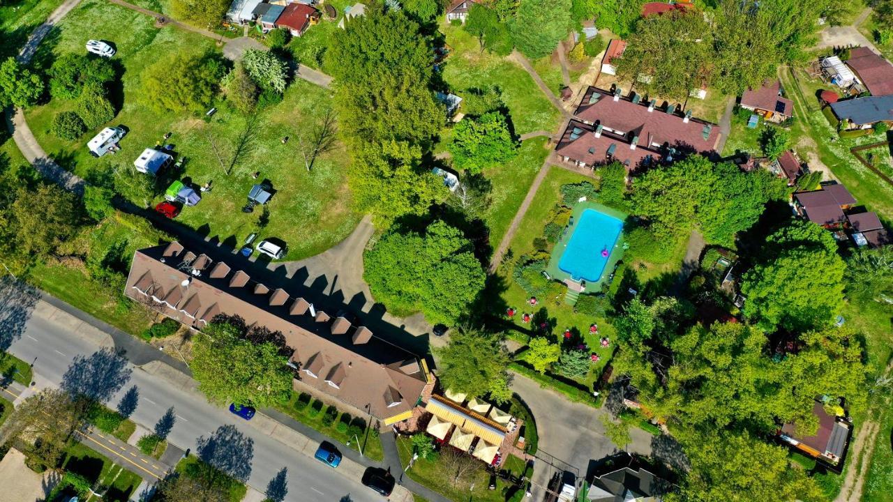 Romantik Camping Es Panzio Bük Exteriör bild