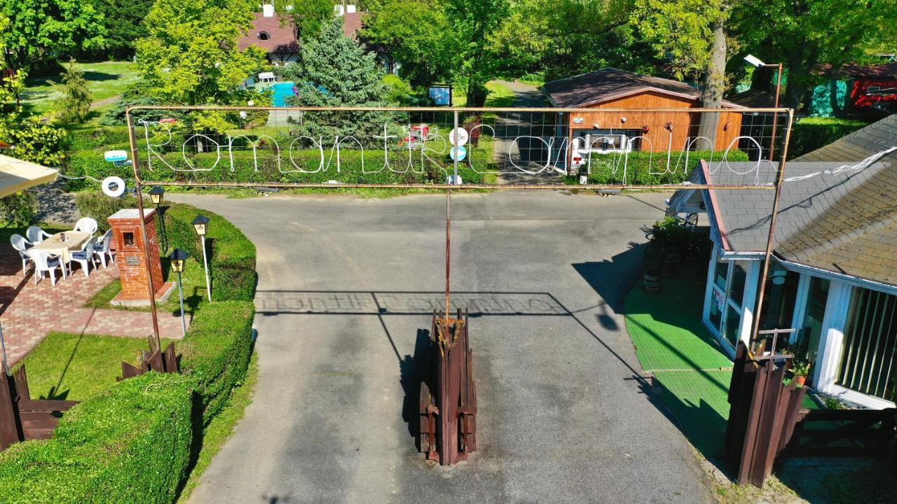Romantik Camping Es Panzio Bük Exteriör bild