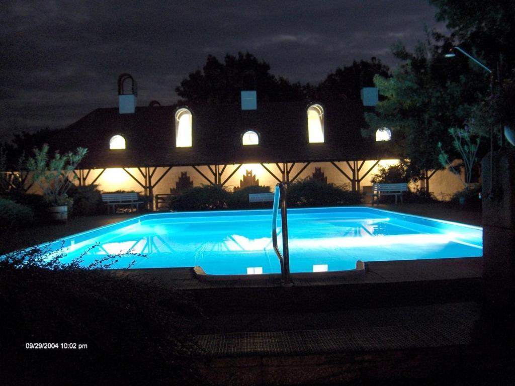 Romantik Camping Es Panzio Bük Exteriör bild